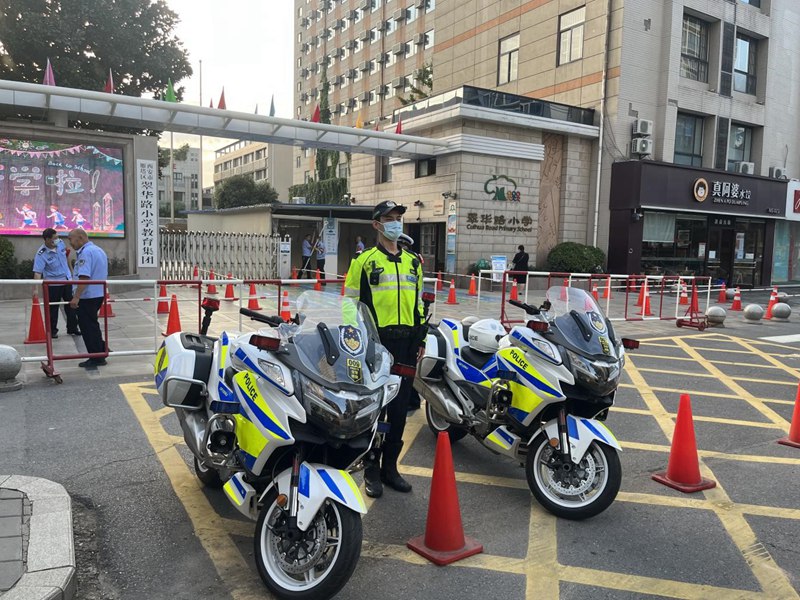 西安交警指揮中心“開學(xué)首日”指揮崗全員上崗，嚴(yán)防發(fā)生長時(shí)間、大面積交通擁堵。西安市交警支隊(duì)供圖